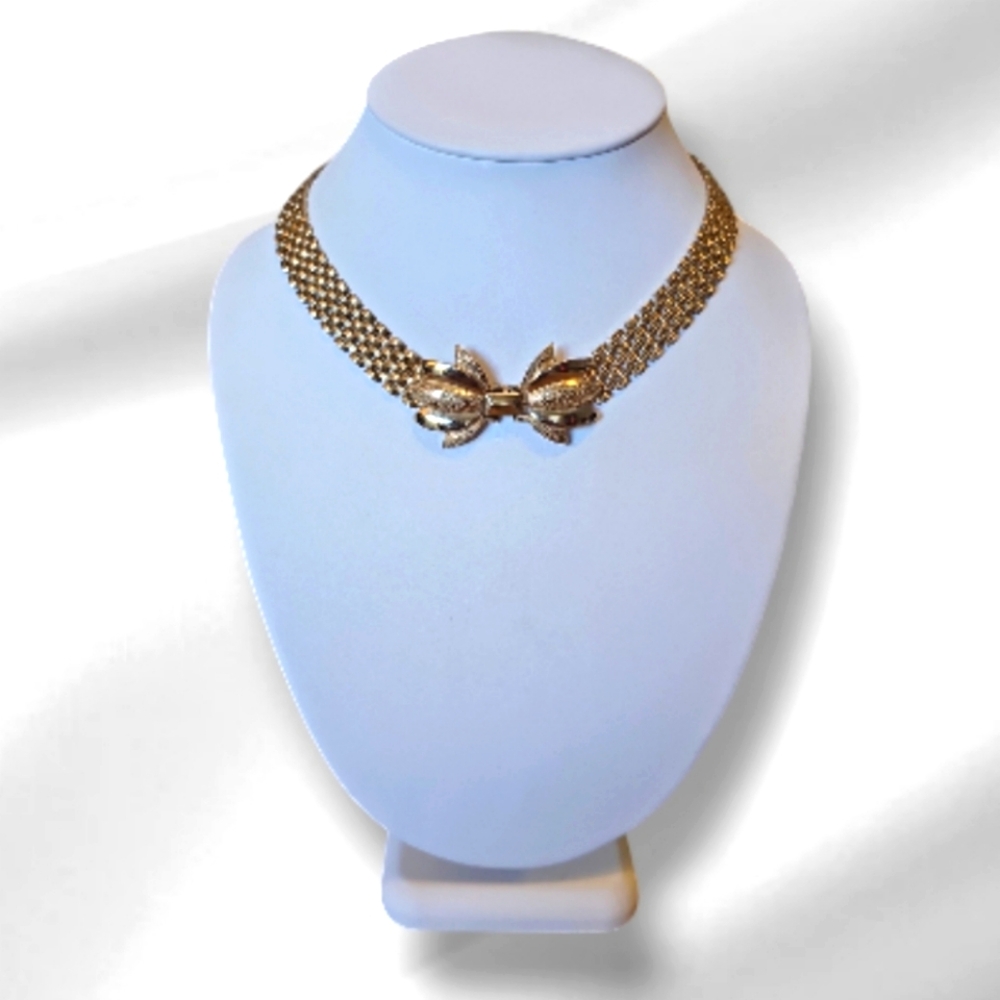 Rare Find,1960,Vintage & Charming Gold Tone Necklace Basket Wave.